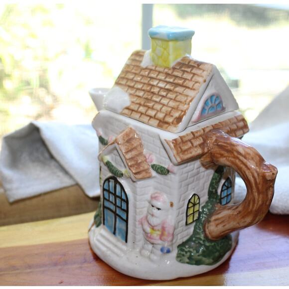 Houston Harvest Santa Claus Cottage Ceramic Teapot. - Picture 3 of 8
